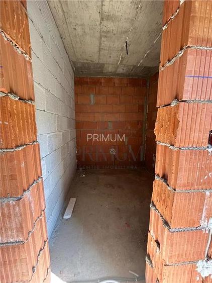 Utvin- toate utilitatile- 4 camere- bucatarie inchisa - 6