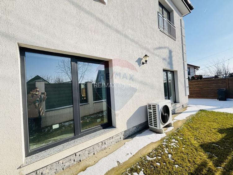 Vilă cu 4 camere de vânzare - 25