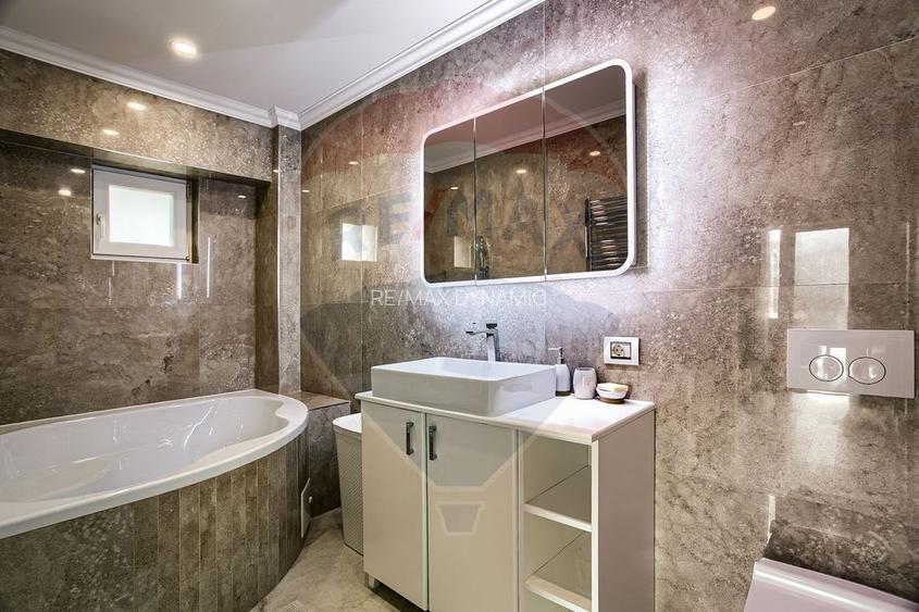 Apartament spectaculos de vanzare: 4 camere, 2 băi, zona Vlaicu - 9