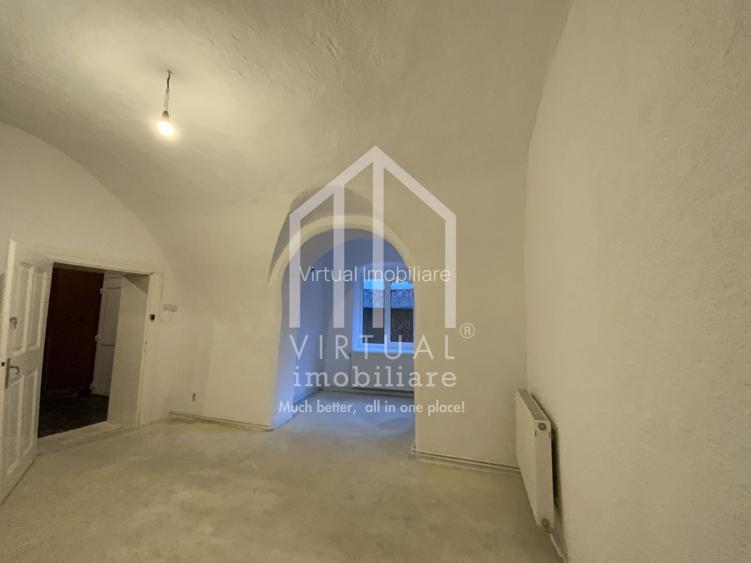 Apartament de vanzare cu 3 camere pivnita,la casa in zona Centrala - 15