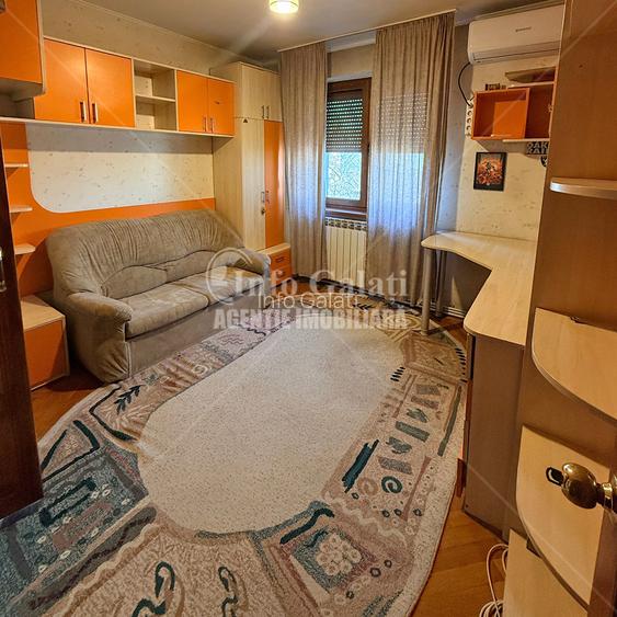 | Apartament cu 4 camere | CENTRU, Fata pe Valuri | 77.000 Euro | - 3