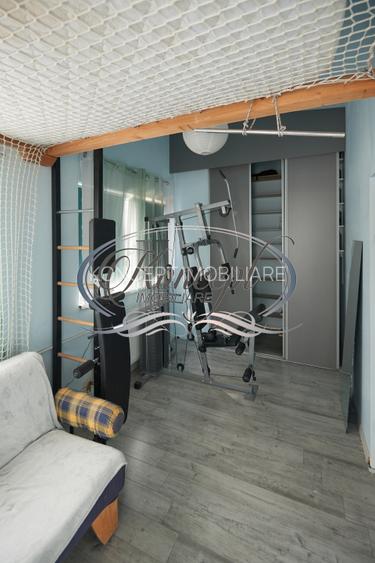 Casa individuala in Dezmir cu panorama spre aeroport - 13