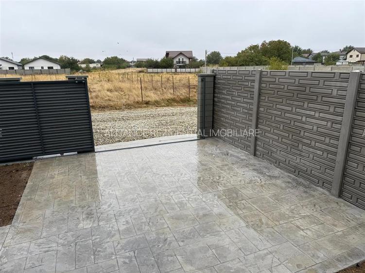 Individuala - 300 mp teren - 4 Camere - 2 Bai - 11