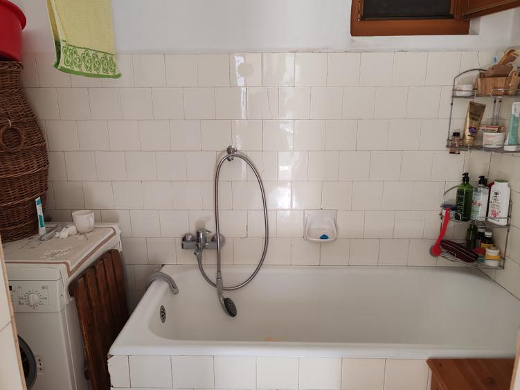 Apartament 3 camere in casa zona Central