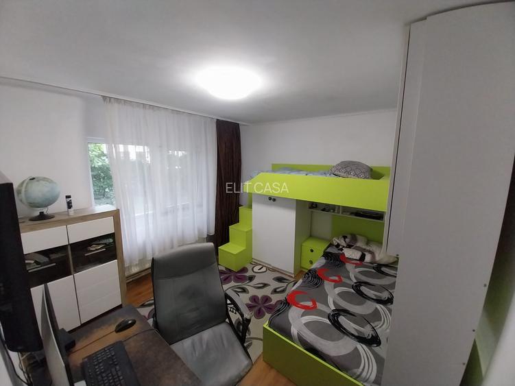 Apartament 3 camere Decomandat, zona Nicolina - 3