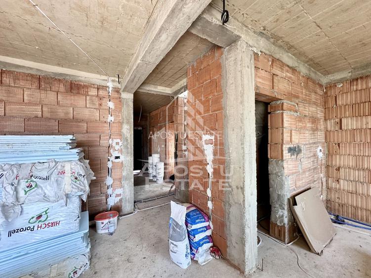 Jumatate de duplex de vanzare cu 5 camere despartit prin garaj - 6