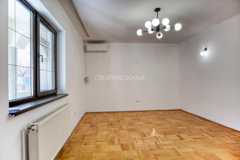 Vila cu 7 camere / 4 locuri de parcare / Sebastian - 13 Septembrie - 11