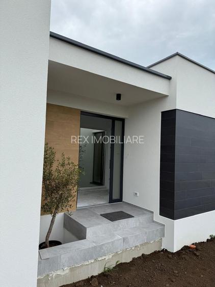 Duplex Spatios parter 4 camere - zona Ion Creanga- Dumbravita - 2