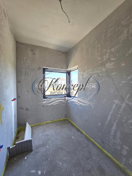 Locuinta moderna cu design cubic si curte plana in Dezmir - 15