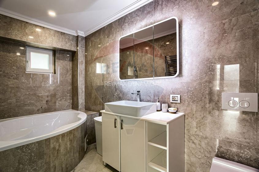 Apartament spectaculos de vanzare:  4 camere, 2 băi, zona Vlaicu - 9