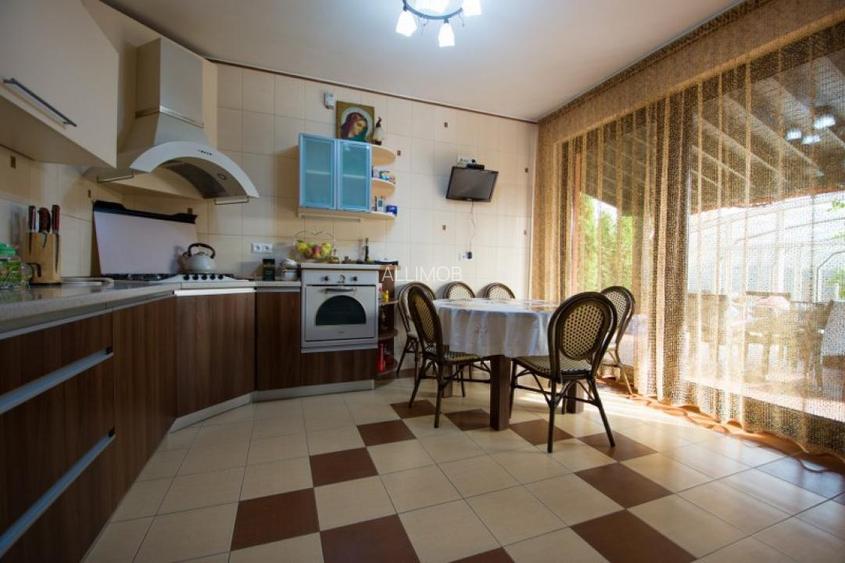 Vila 4 camere  cu piscina in Bucov. - 36