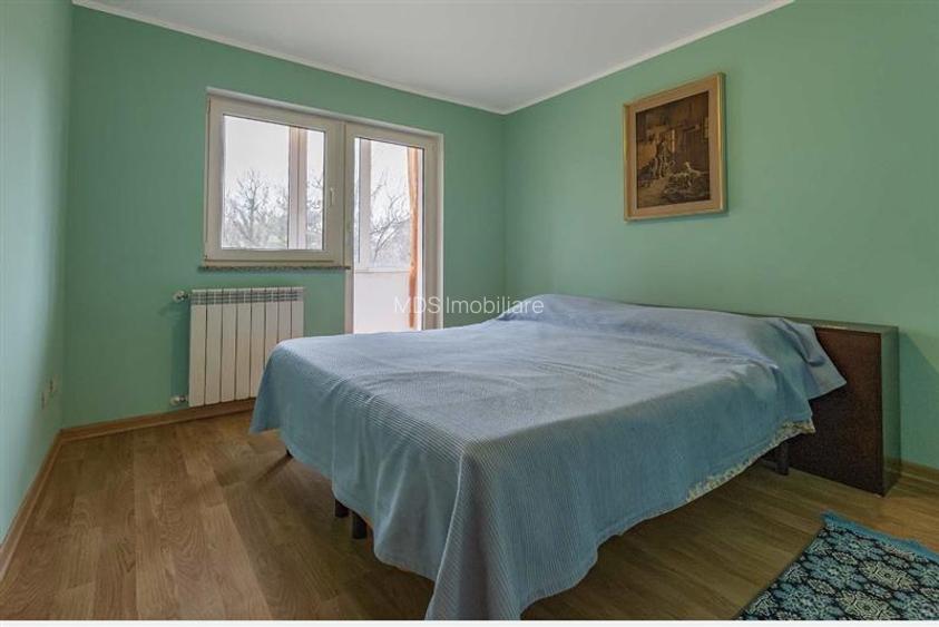 Decomandat cu 2 balcoane la etajul 2 - 5