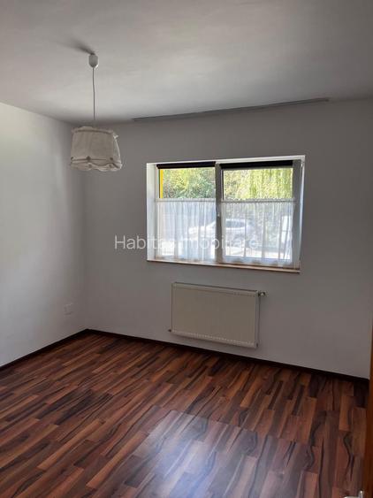 3 camere in bloc tip vila si curte, parcare 2 masini - 8