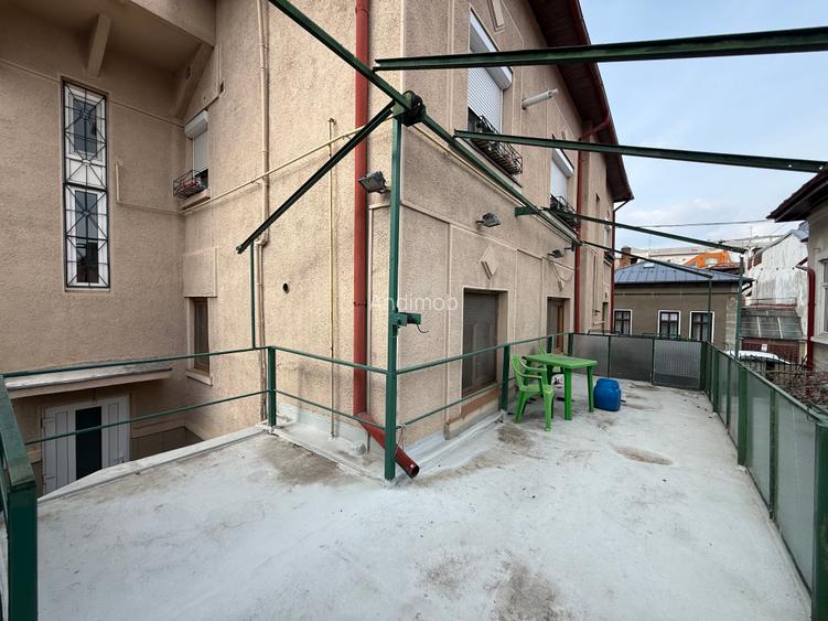 Vanzare 2 apartamente cu curte si terasa - 17
