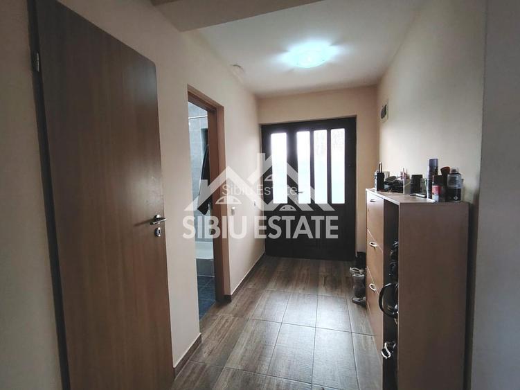 Casa de inchiriat Sibiu, 4 camere 2 bai - 2