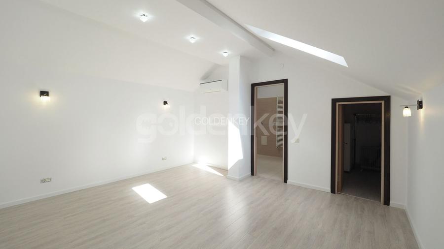 Vila insorita situata in complex langa Scolile Internationale - 25