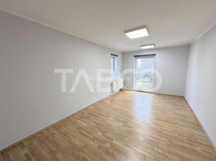 Cladire de birouri cu spatiu comercial la parter si 6 locuri parcare - 3