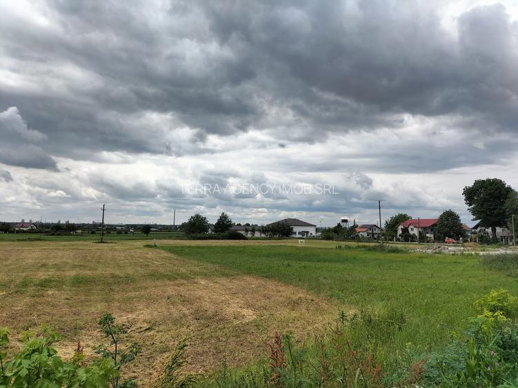 Vând 8760 mp teren intavilan pe raza com. Călinești, jud. Argeș. - 2