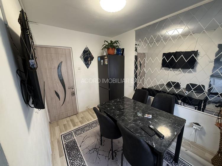 Apartament cu 3 camere de vânzare în zona Groapa - 4