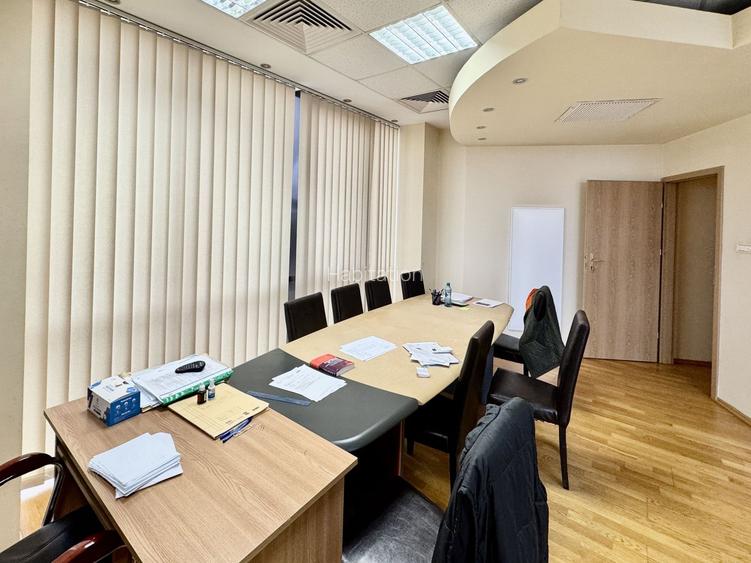 Spațiu pentru birouri langa Funshop Buziașului - 10