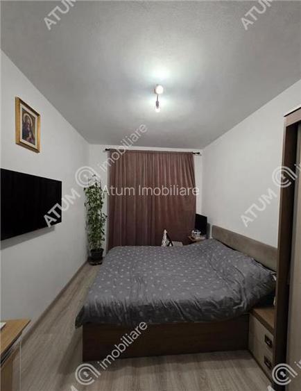 Apartament cu 3 camere decomandate loc privat de parcare zona Selimbar - 5