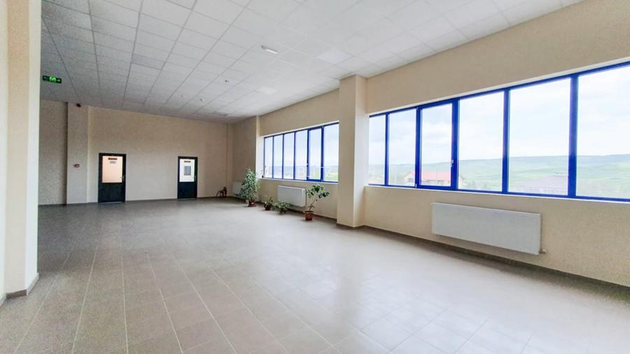 Clădire birouri P+2, 4846 mp utili, teren 5342 mp, parțial închiriată, Vaslui - 9