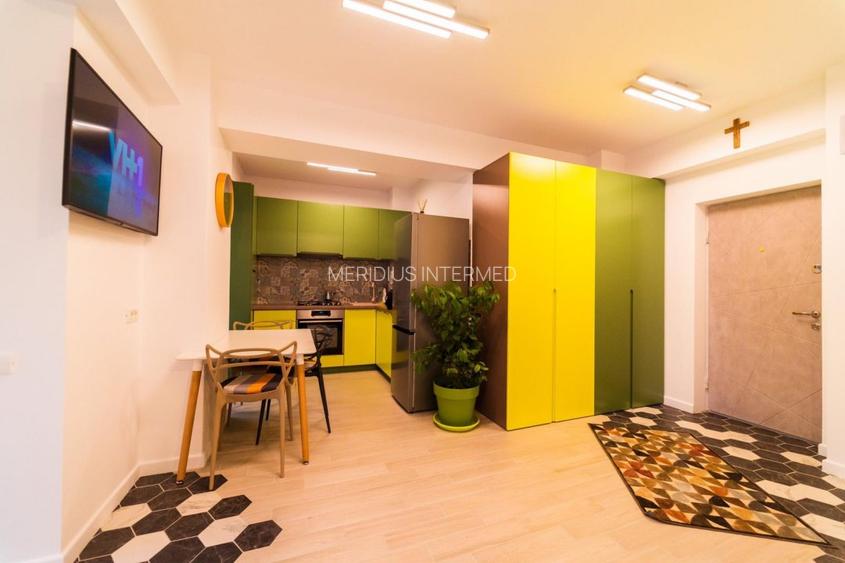 Garsonieră modernă de închiriat – Mamaia, zona Butoaie, vedere frontală la lac - 7