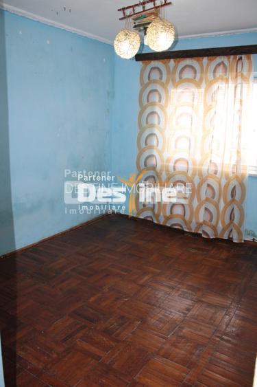 Apartament 3 camere decomandat de 61 mp 2 băi la parter cartier Favorit - Roman - 7
