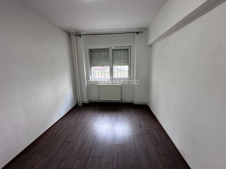 Piața Progresul. 3 camere decomandate .Parter. - 6