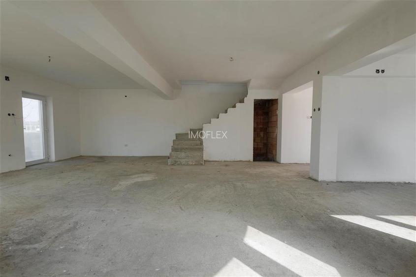 Casa spatioasa cu etaj si curte în Ghimbav - 8