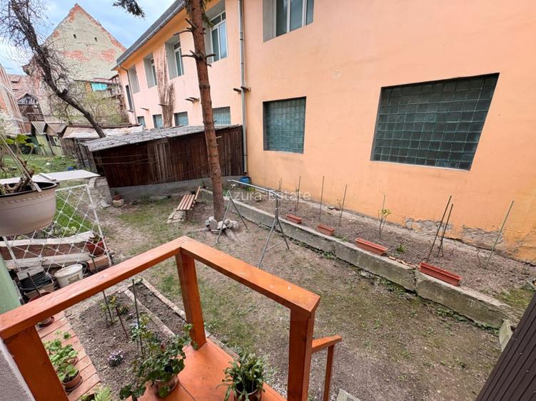 Apartament decomandat 70 mp utili 2 bai pivnita si curte 58 mp Central - 18