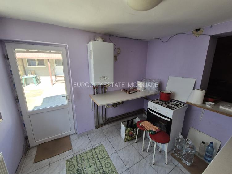 Chiajna - str Eroului, vanzare 2 corpuri de casa - 13