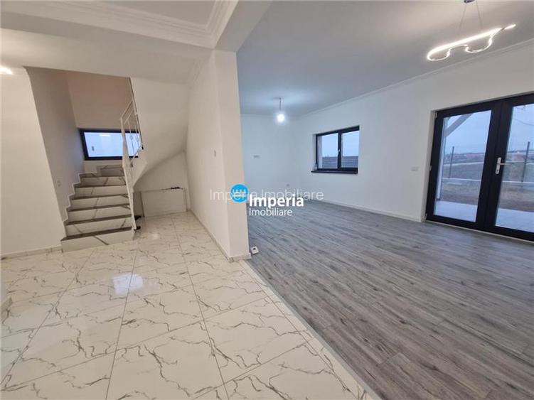 Vila P+E, 4 cam. Alin Automobile, 10 min de centru Miroslava - 2