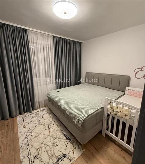 Apartament cu 3 camere, Renovat, Centru, 3c-4361 - 2