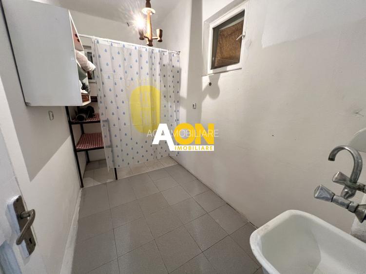 Casa de vanzare pretabila 2 familii, garaj, livada, comuna Pianu - 25