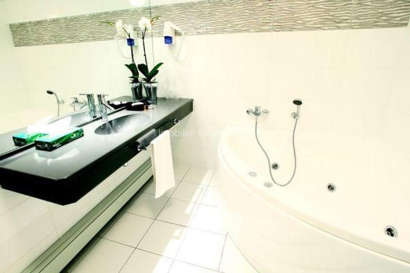 Hotel 4 stele Catedrala Neamului - 3