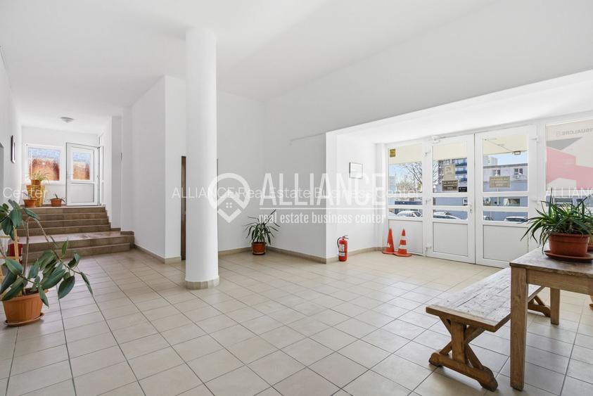 FALEZA NORD cladire multifunctionala 4600 mp cu acces din Bdul Mamaia! - 10