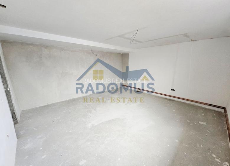 Vila Tătărani - 280 mp utili - 500 mp Teren - 8 Camere + 4 Băi - 16