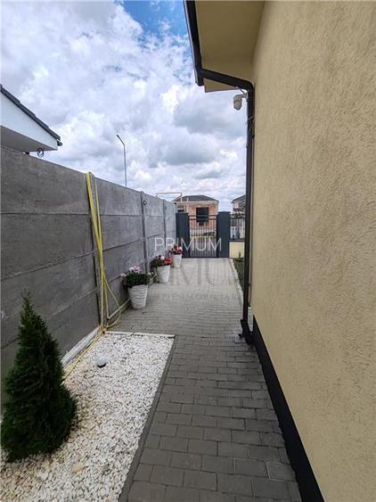 Duplex pe parter - mobilat - utilat - toate utilitatile - beci - pod mansardabil - 15