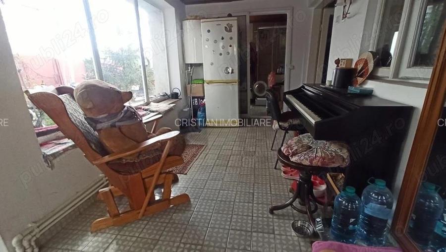 Casa centru istoric doua corpuri cladire 3 camere - 7