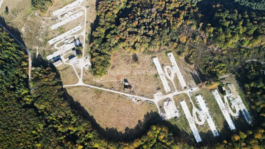 Teren Intravilan - Amplasare Unica - 32