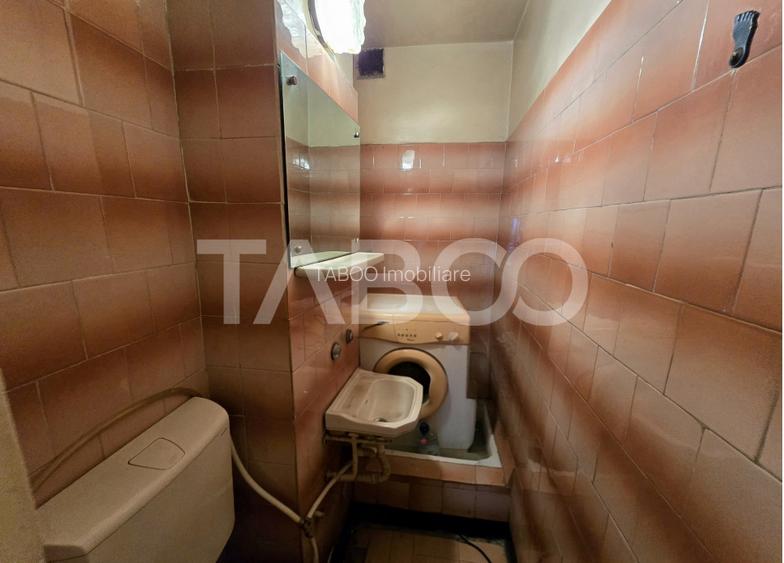 Apartament decomandat 4 camere 4 balcoane 2 bai etaj 1 Central Sibiu - 22