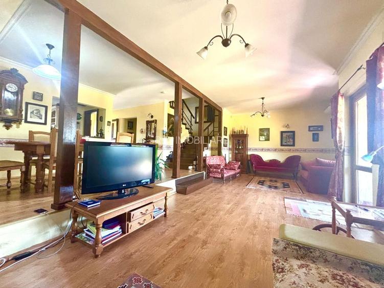 Casa individuala cu pozitie centrala, teren 1140 mp - Sanmihaiu Roman - 2