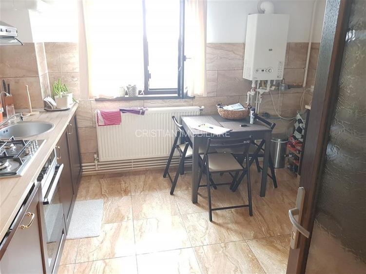 Partial Mobilat - Utilat 3 camere, zona Bariera,etaj 6 - 8