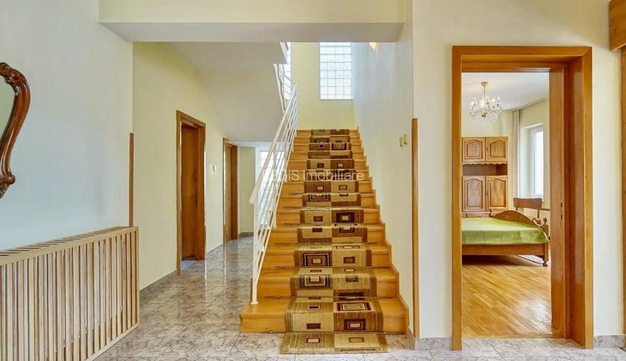 Casa  arhitectura deosebita cu potential afacere - Tractorul - 5 min Coresi - 5