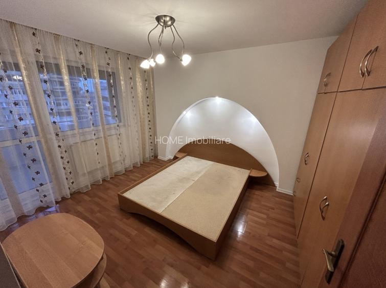Spre închiriere apartament 3 camere - 2