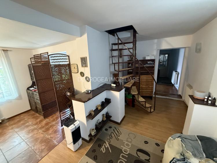 Ultracentral - Piata Civica, casa individuala cu teren 387 mp, centrala gaz - 14