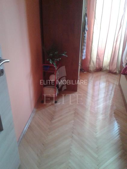 Apartament 3 camere în zona STRAZII BUCURESTI - 7