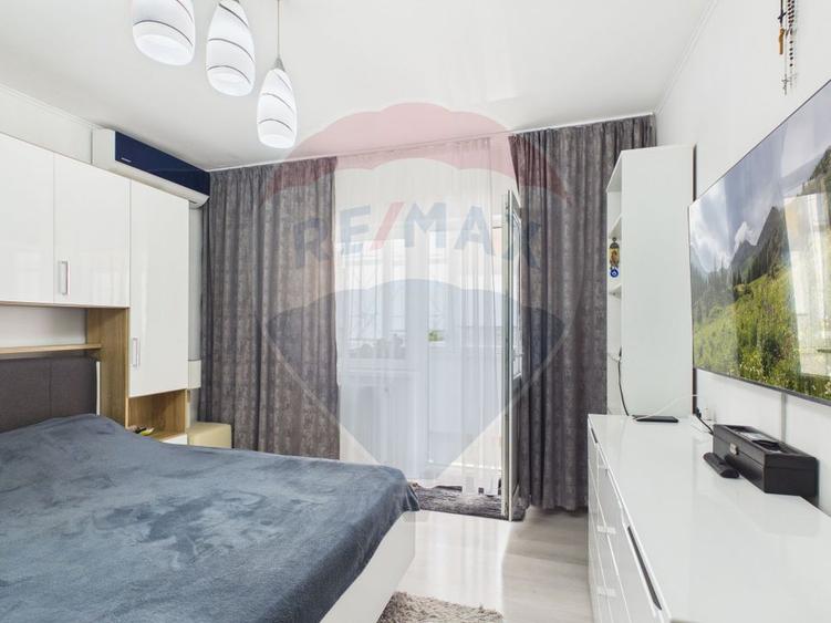 Apartament 4 camere de vanzare – complet renovat, mobilat și utilat