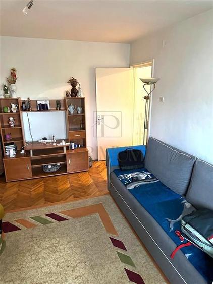GIROCULUI | 3 CAM | 2 BAI | ET.2 | ANVELOPAT | ZONA EXCELENTA